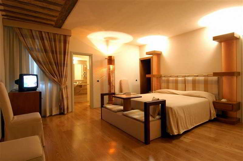 Grand Universe Lucca, Autograph Collection Room photo